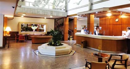 Balmoral Plaza Hotel