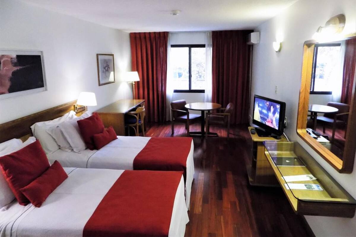 Superior Twin Room, 1 Bedroom | Minibar, in-room safe, desk, laptop workspace