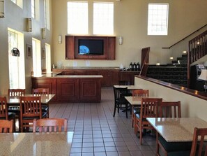 Dining - Arden Star Hotel (Sacramento)
