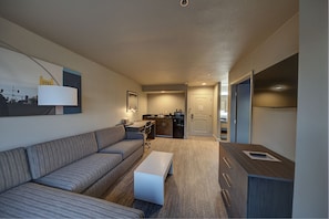 Deluxe-Suite, 1 King-Bett, Nichtraucher | Wohnzimmer