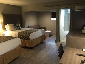 Deluxe Room, 2 Queen Beds, Non Smoking - Arden Star Hotel (Sacramento)