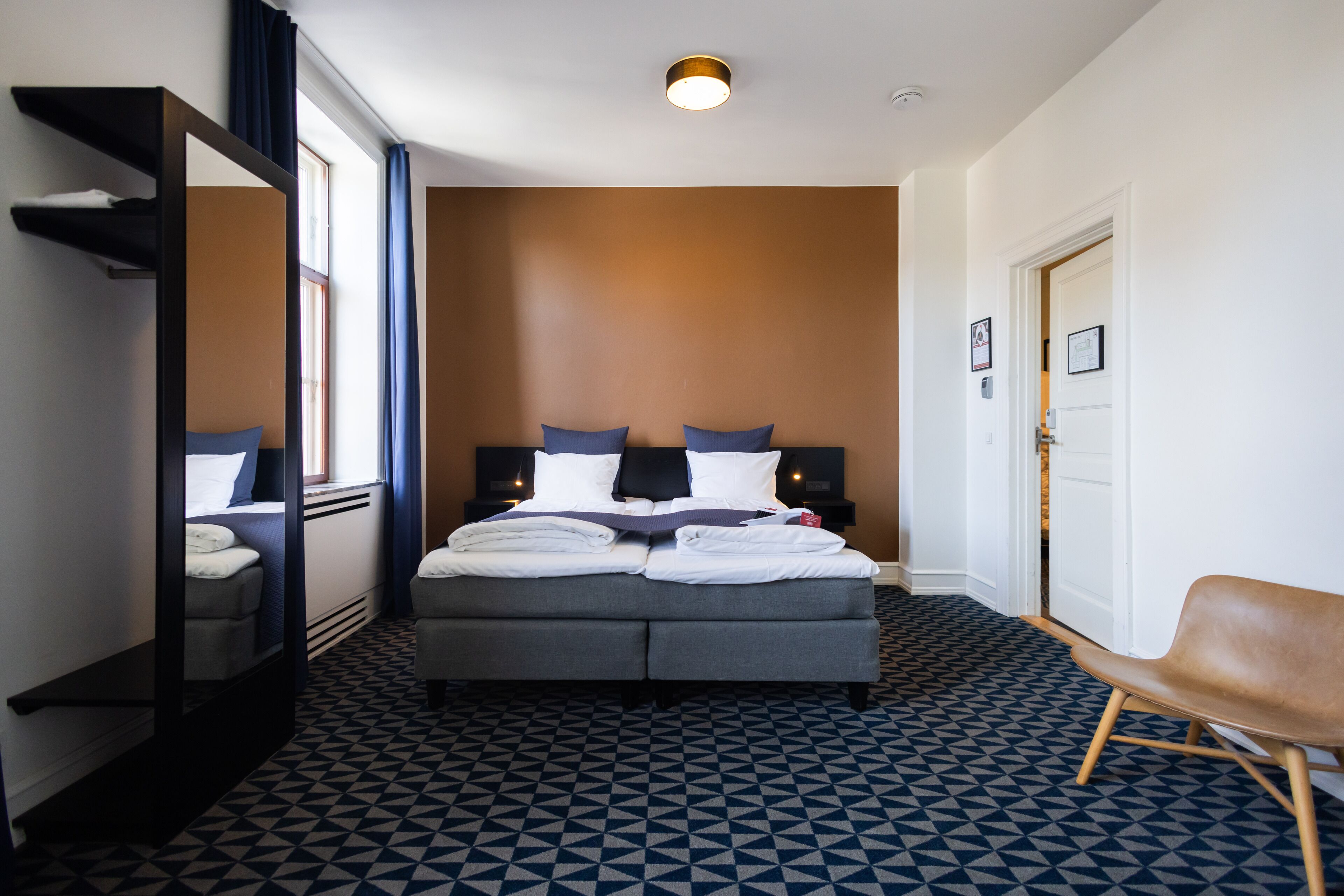 comfort double room, 1 king bed | hypo-allergenic bedding, desk, iron/ironing board, free wifi