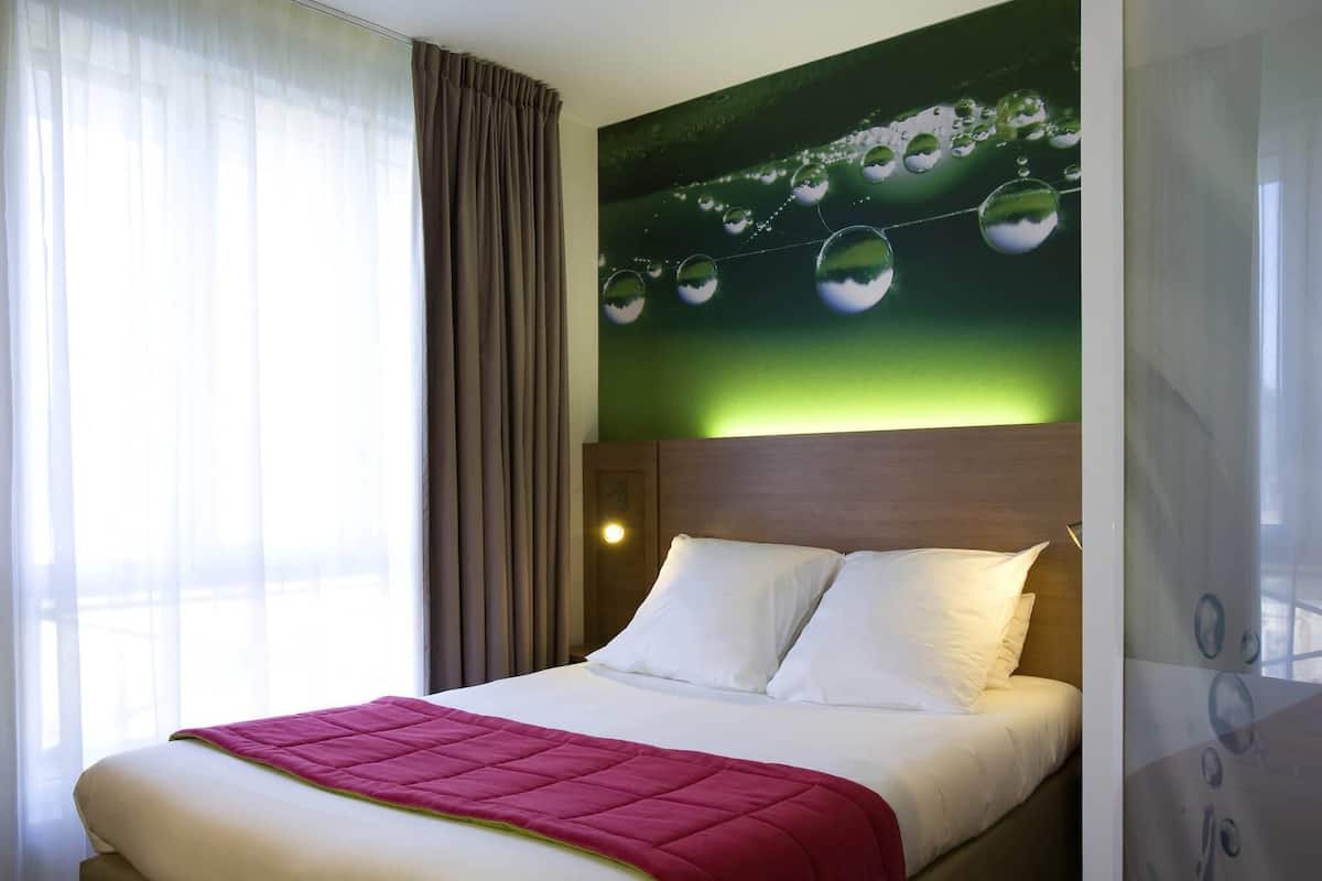 Minibar, in-room safe, desk, blackout curtains