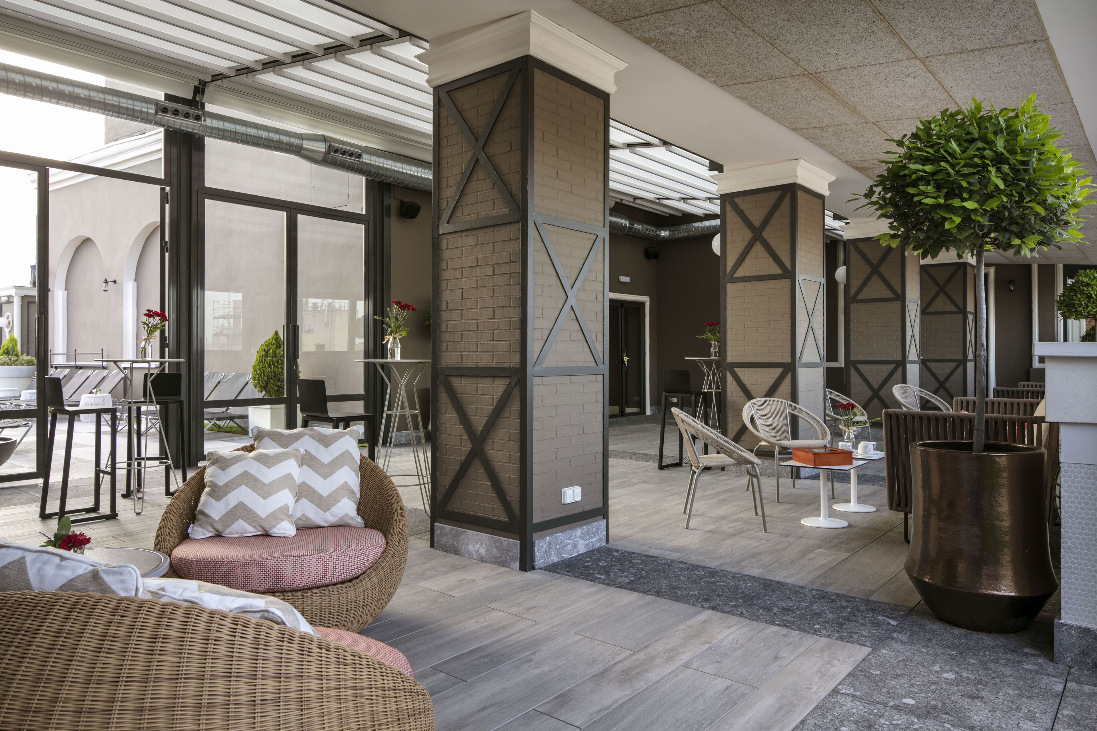 outdoor pool, pool loungers, lifeguards on site