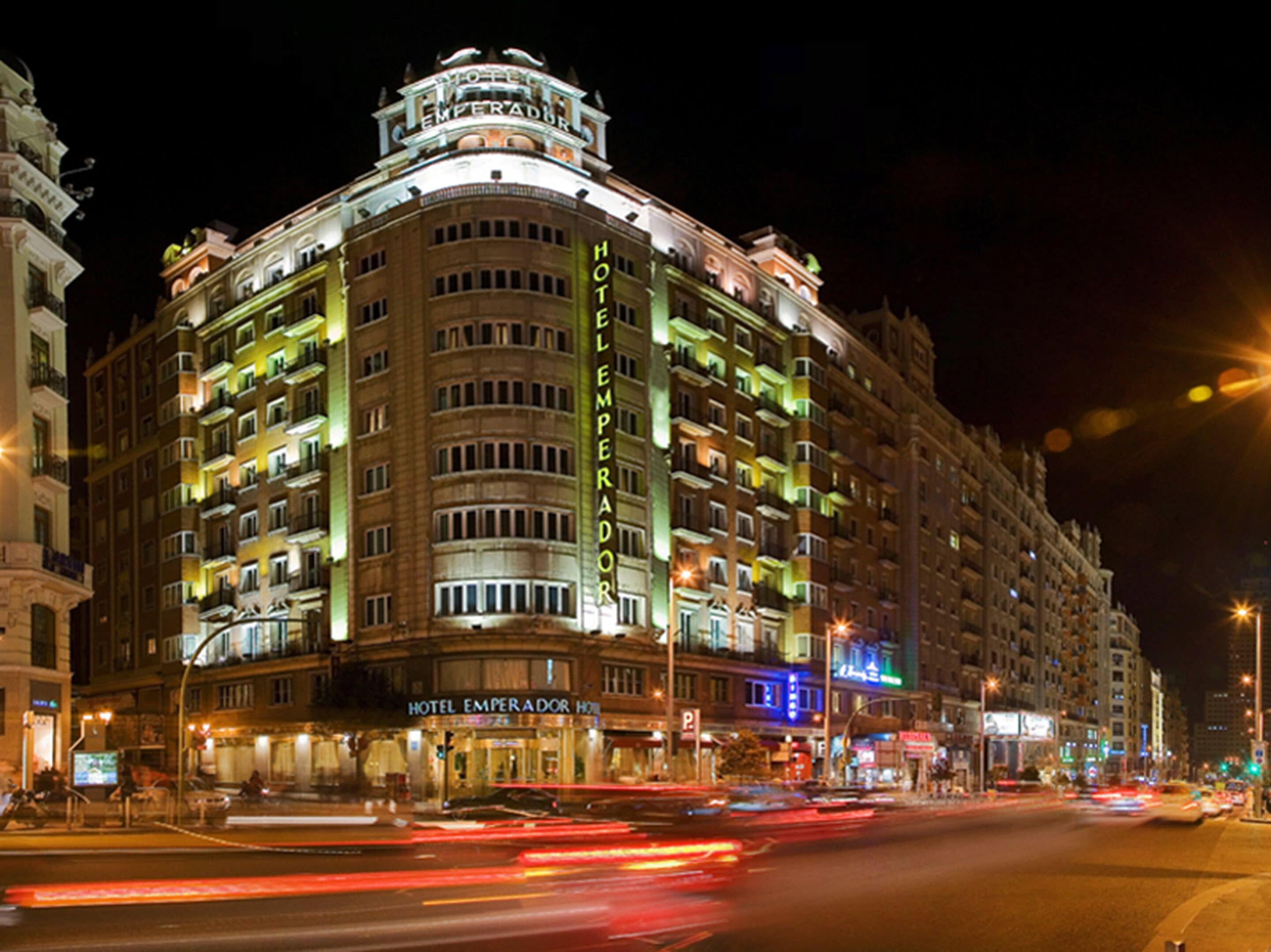 Fachada del alojamiento - Noche