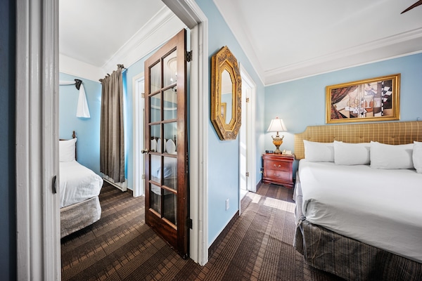 Parlour Suite | Egyptian cotton sheets, premium bedding, individually decorated