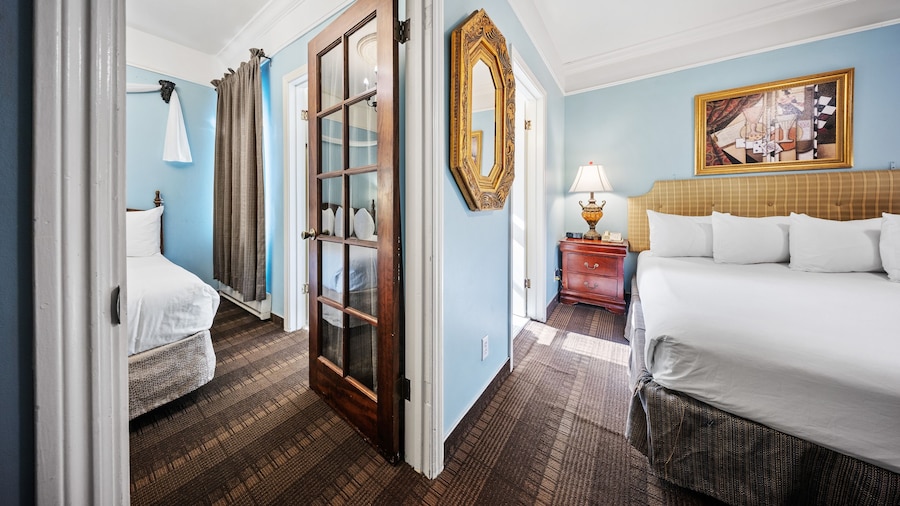Fitzgerald Hotel