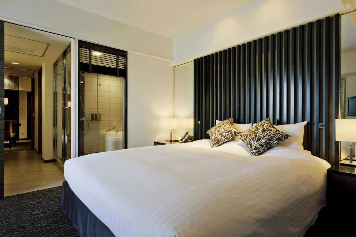 Luxury-Doppelzimmer, Nichtraucher, Eckzimmer (Terrace) | Hochwertige Bettwaren, Minibar, Zimmersafe, Verdunkelungsvorhänge