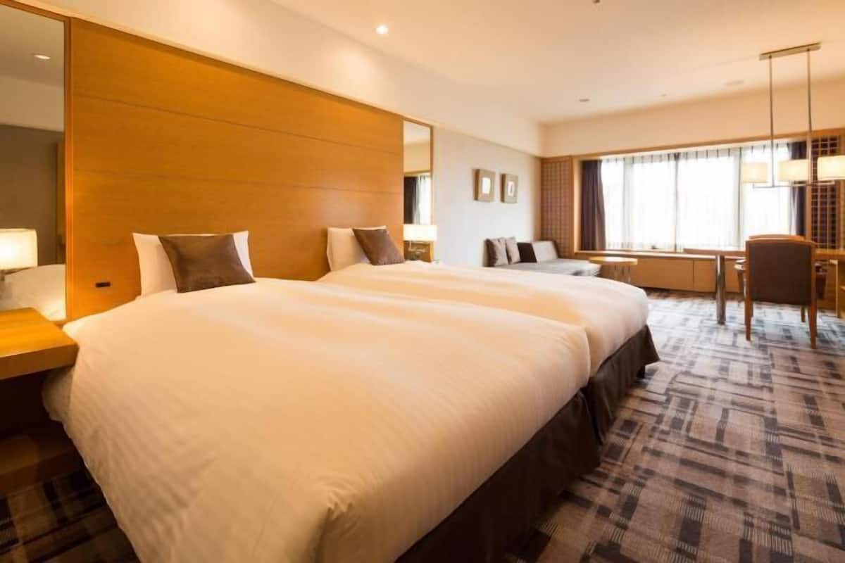 Hochwertige Bettwaren, Minibar, Zimmersafe, Verdunkelungsvorhänge