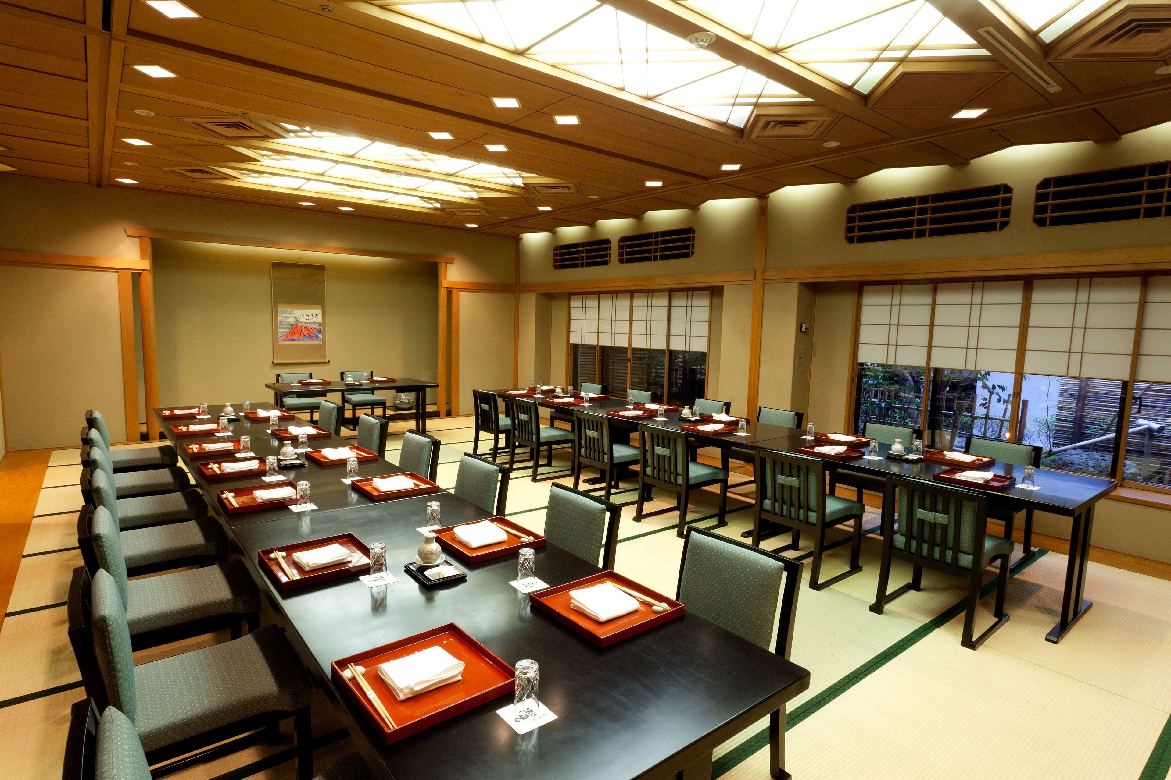 4 restaurants, breakfast, lunch, dinner served; japanese cuisine
