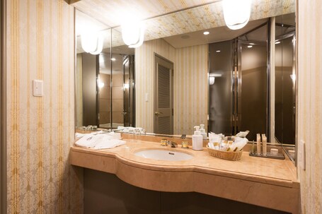 Kyoto Brighton Hotel - Image 25
