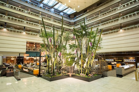 Lobby. Kyoto Brighton Hotel