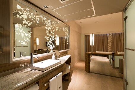 Kyoto Brighton Hotel - Image 15