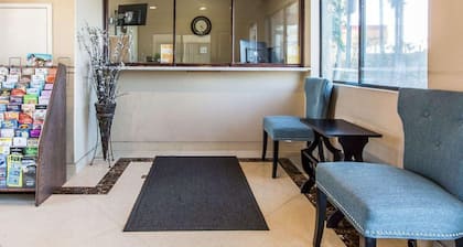 Rodeway Inn & Suites