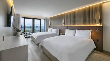 Premium Oda, 2 Büyük (Queen) Boy Yatak, Balkon, Okyanus Manzaralı (Shores Ocean View 2 Queen) | Anti alerjik yatak takımı, odada kasa, güneşlik/perde, ütü/ütü masası
