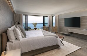 Ático, 1 cama de matrimonio grande, en esquina (Pines Corner Penthouse Suite) | Ropa de cama hipoalergénica, caja fuerte, cortinas opacas