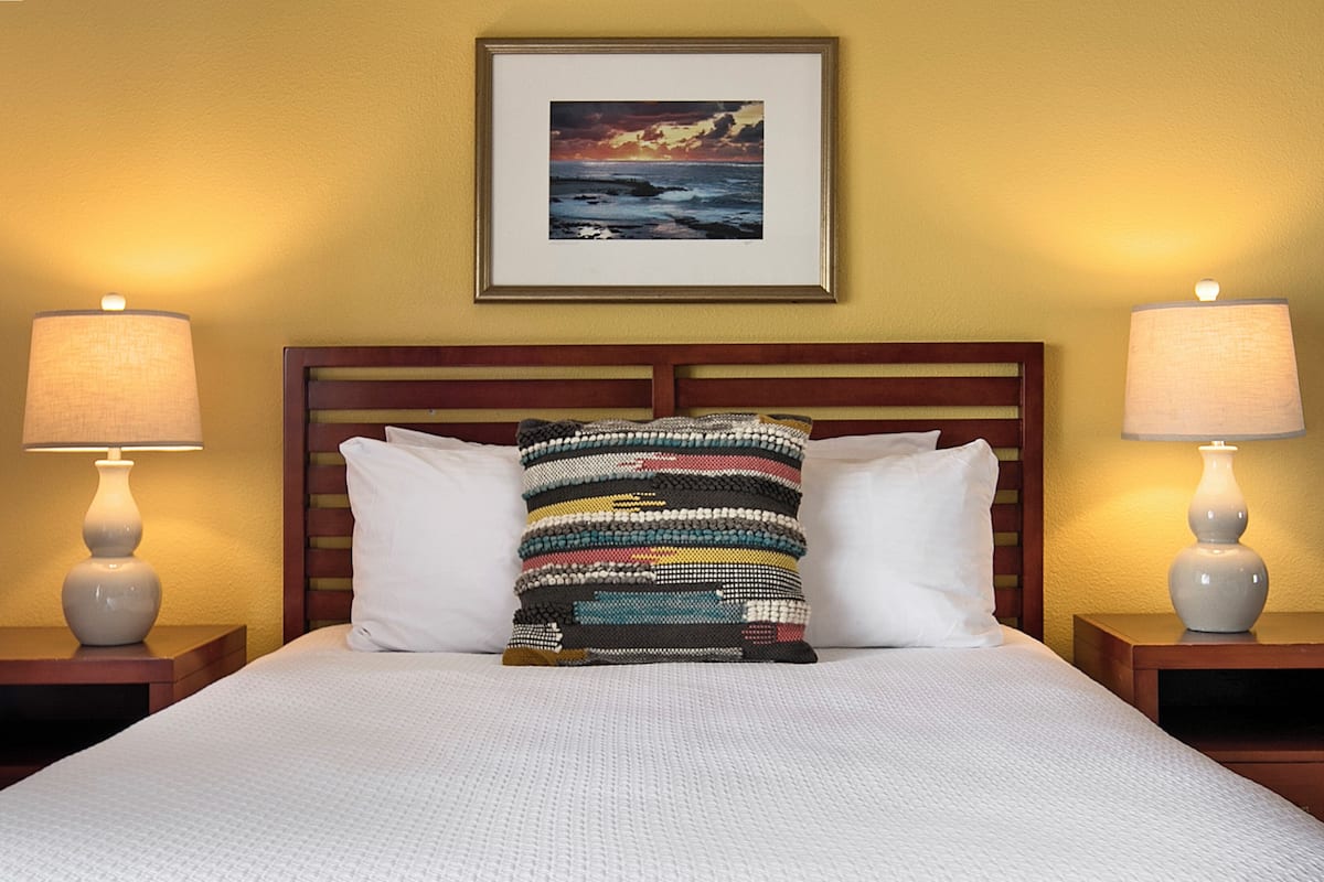 Hypo-allergenic bedding available, in-room safe, blackout drapes