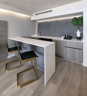 Pines Corner Penthouse Suite (Recently Renovated) | Private kitchen | Coffee/tea maker, eco-friendly cleaning products