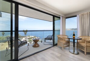 ペントハウス キングベッド 1 台 コーナー (Pines Corner Penthouse Suite) | 部屋からの景観