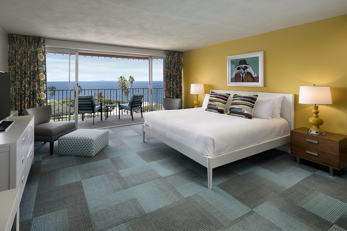 Ocean View King + Queen Room | Hypo-allergenic bedding, in-room safe, blackout curtains
