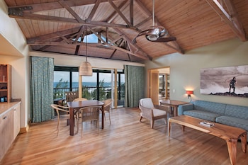 Premier Suite, 1 King Bed, Oceanfront | Premium bedding, in-room safe, desk, laptop workspace at Hana-Maui Resort, a Destination by Hyatt Residence