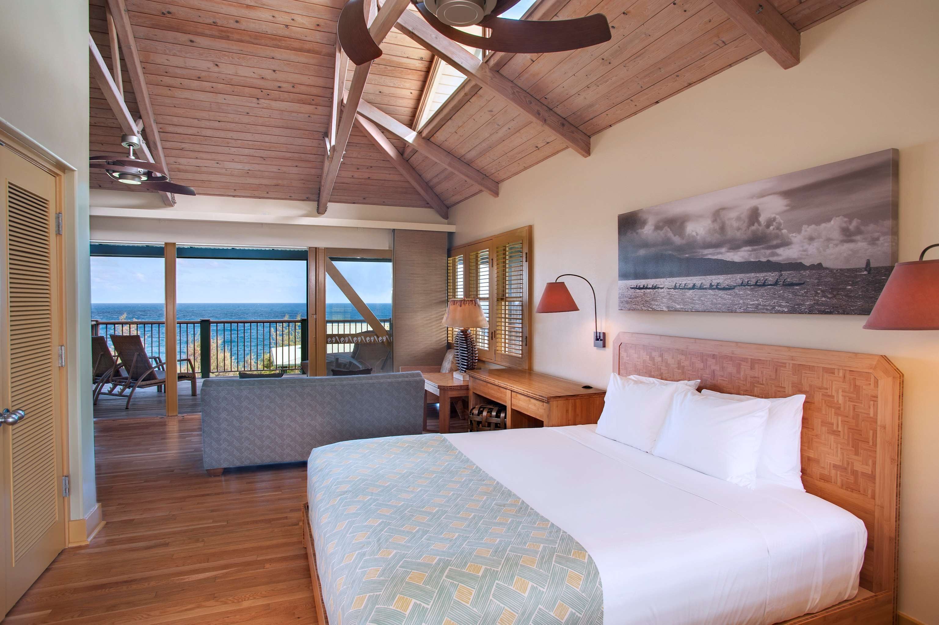 Bungalow, 1 King Bed, Ocean View | Premium bedding, in-room safe, desk, laptop workspace