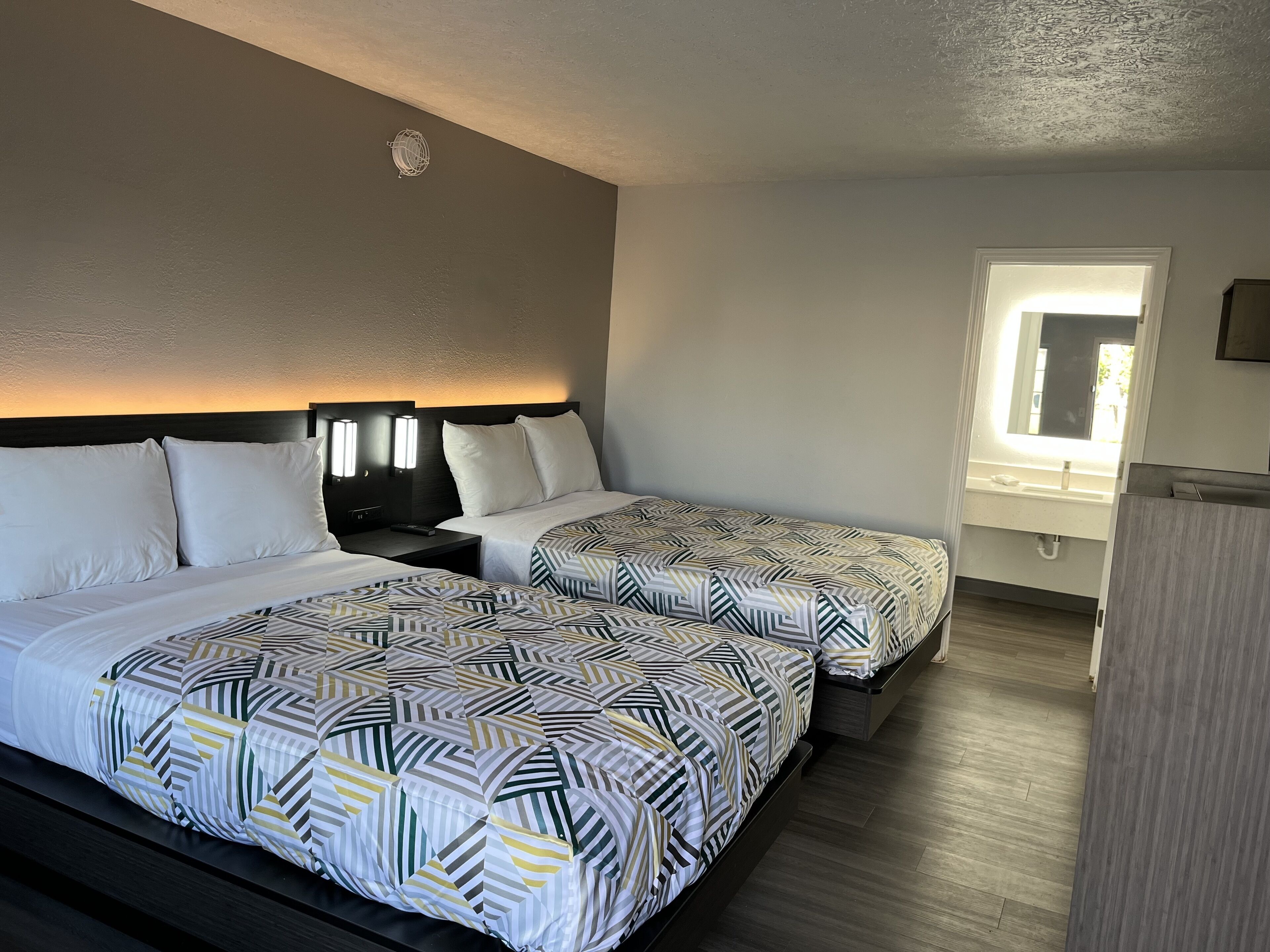 Free WiFi, bed sheets