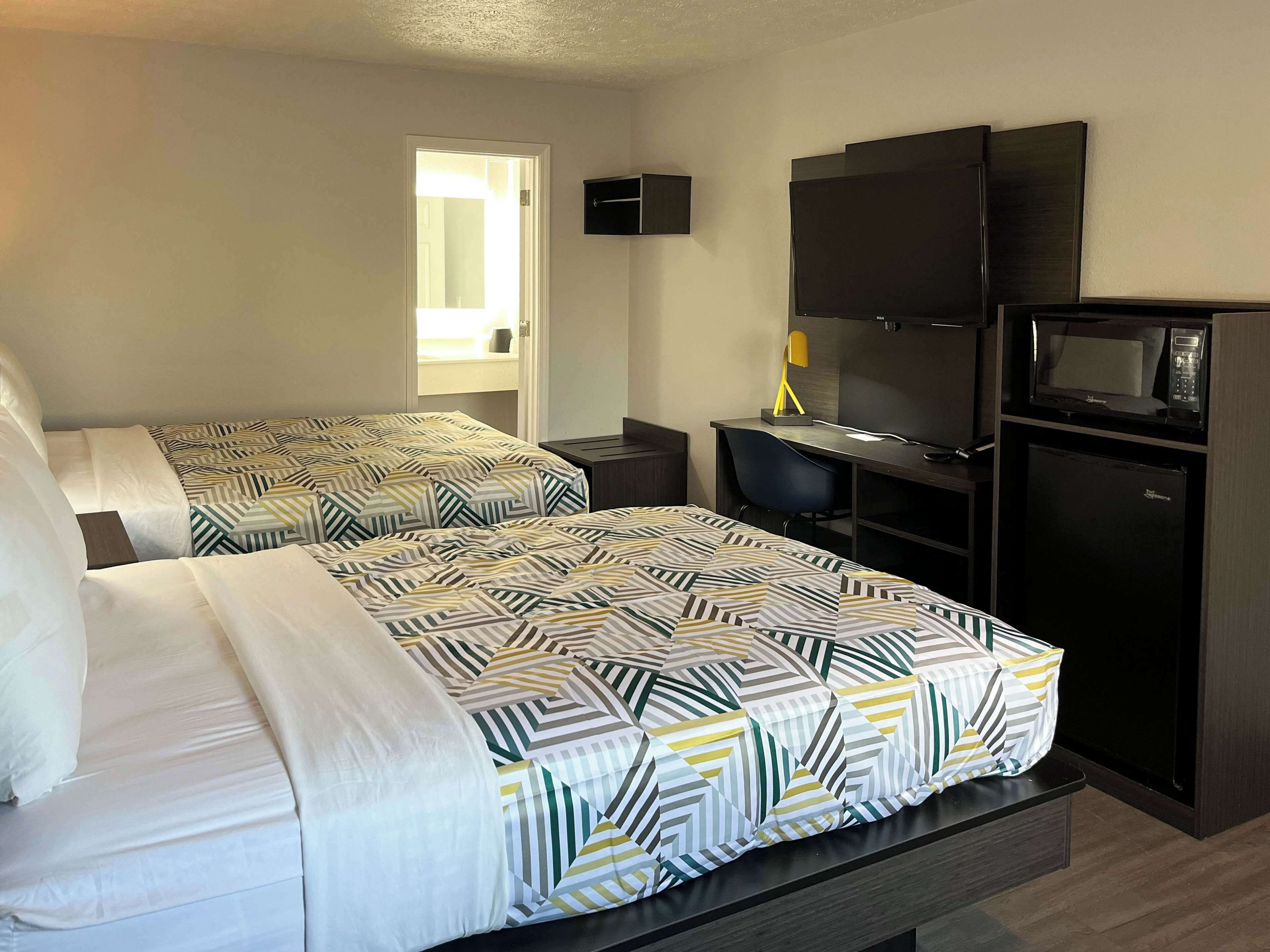 Deluxe Room, 2 Double Beds, Non Smoking, Refrigerator & Microwave