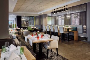 Breakfast served - Lindner Hotel Cologne City Plaza, part of JdV by Hyatt (Cologne)