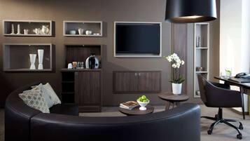 Minibar, in-room safe, desk, laptop workspace