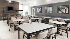 Free daily buffet breakfast  - Residence Inn By Marriott San Antonio Airport/Alamo Heights (San Antonio)