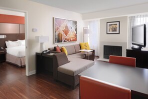 1 bedroom, in-room safe, desk, blackout drapes