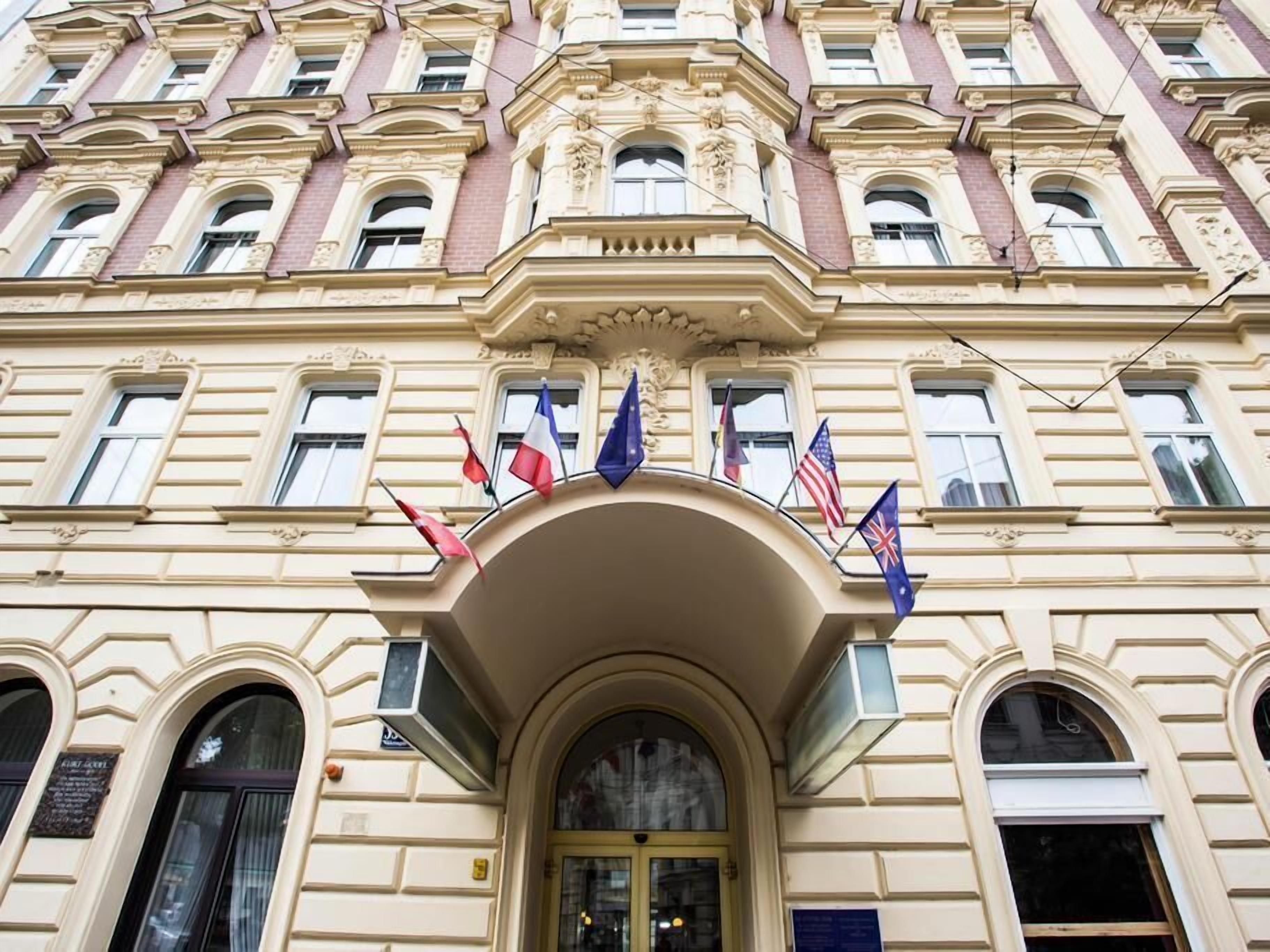 تفاصيل الفندق من الخارج