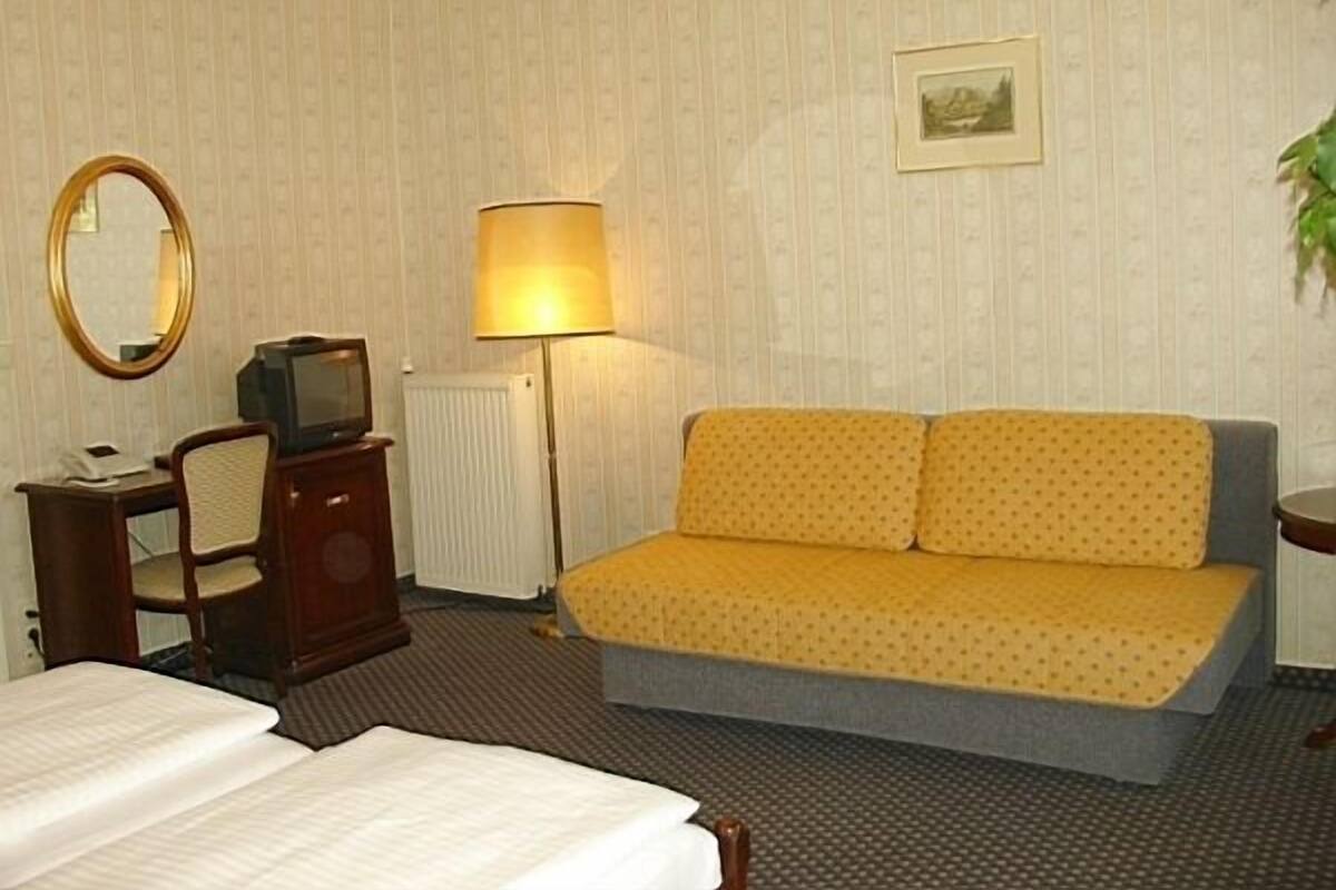 Room, Multiple Beds | Premium bedding, pillowtop beds, minibar, in-room safe