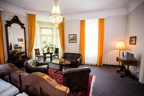 TV - Atlanta (Vienna)