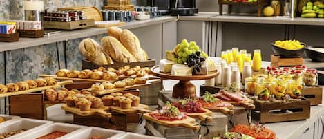 Desayuno para llevar todos los días (con cargo)