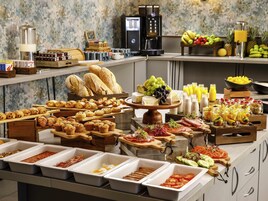 Desayuno para llevar todos los días (con cargo)