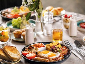 Daily to-go breakfast (GBP 12 per person)
