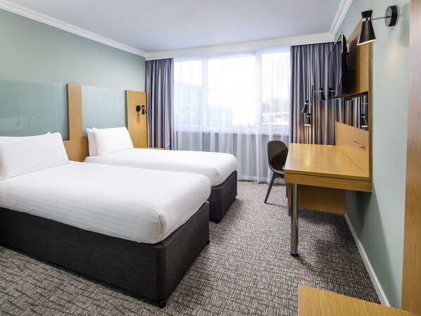 Classic Room, 2 Twin Beds | Desk, laptop workspace, soundproofing, iron/ironing board