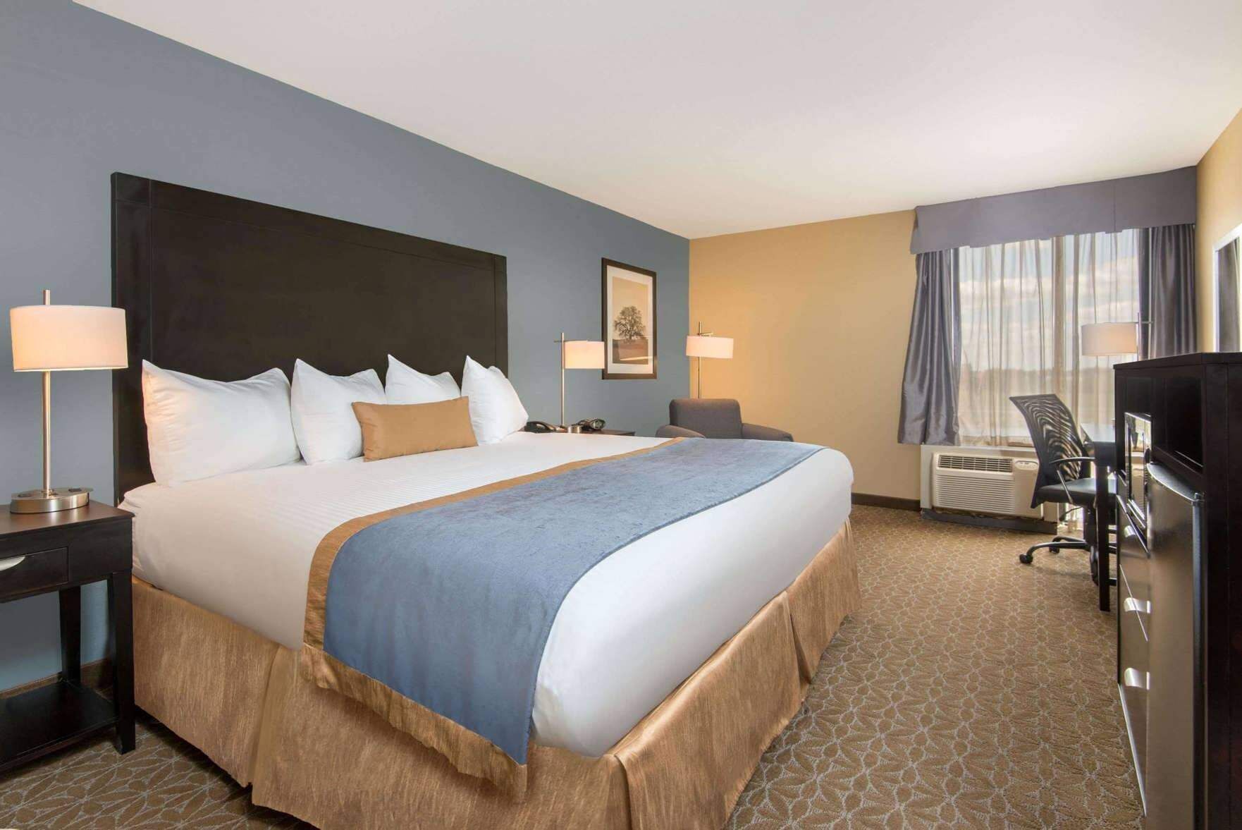 Ropa de cama de alta calidad y camas con pillow-top 