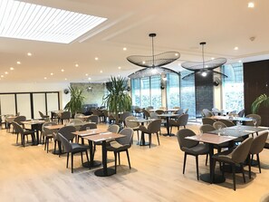 Café da manhã, almoço e jantar