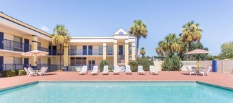 Days Inn by Wyndham Albany