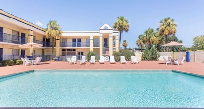 Days Inn by Wyndham Albany