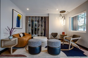 Reception - voco Flagstaff by IHG (Flagstaff)