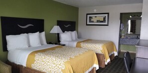 Premium bedding, pillow-top beds, desk, iron/ironing board - Days Inn by Wyndham West Memphis (West Memphis)