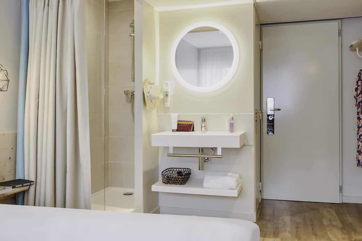 In-room safe, desk, laptop workspace, blackout drapes