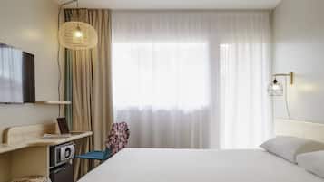 In-room safe, desk, laptop workspace, blackout drapes