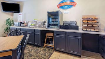 Free daily continental breakfast