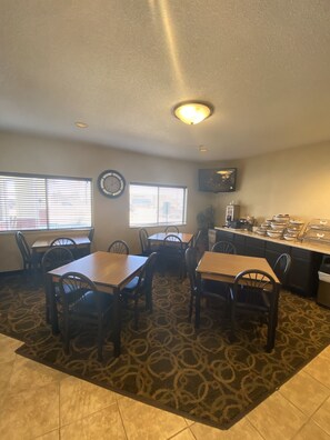 Free daily continental breakfast