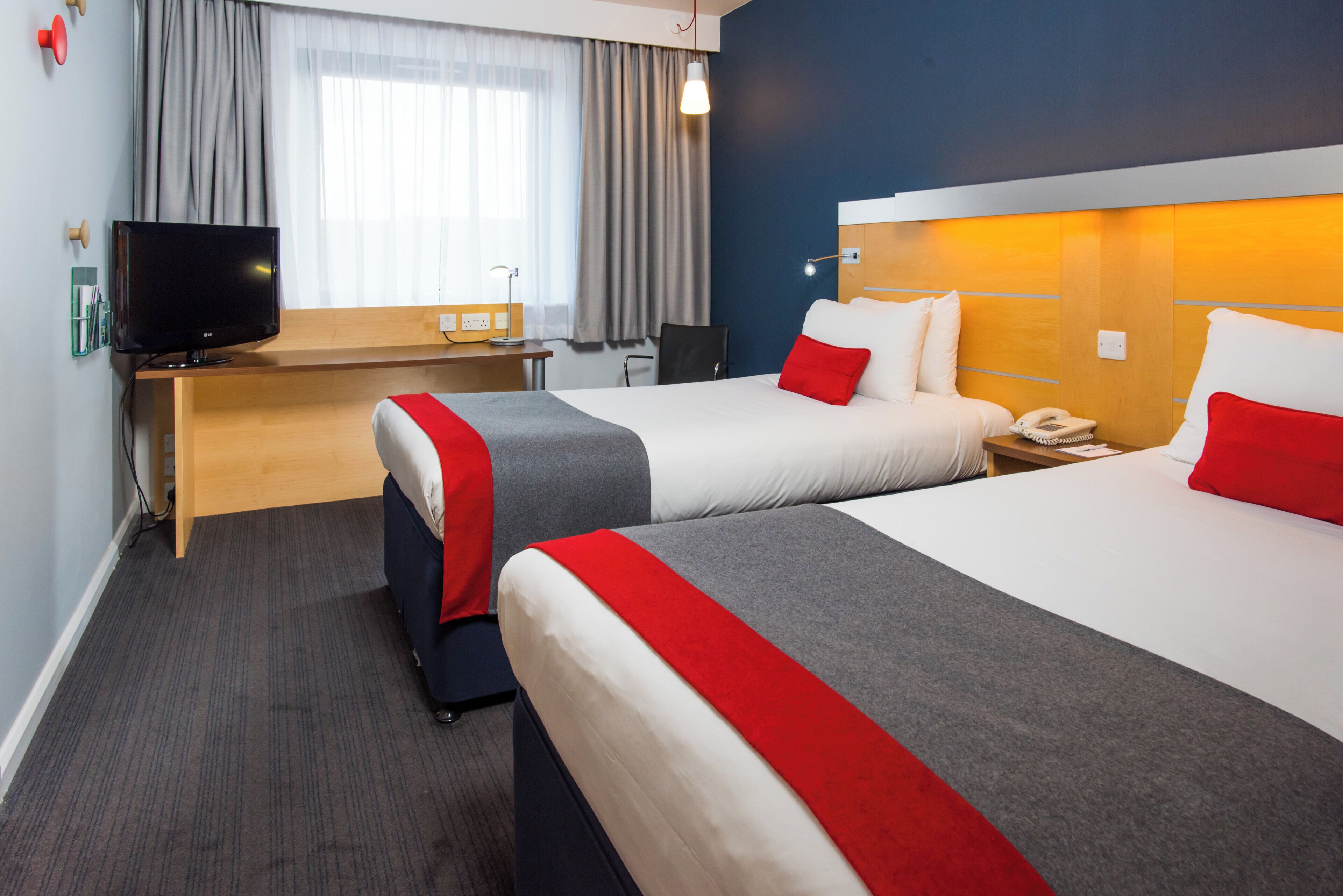 Foto - Holiday Inn Express Hemel Hempstead, An Ihg